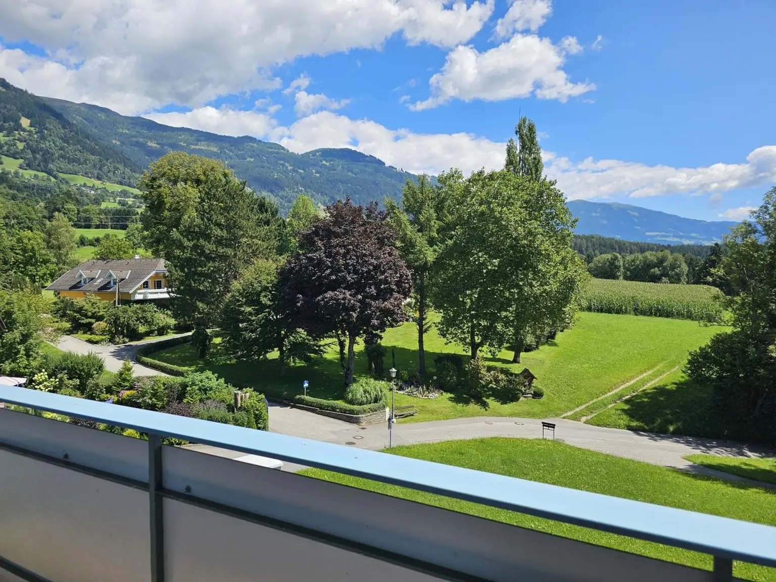 Gut geschnittene Wohnung in wunderschöner Lage am Sonnenplateau