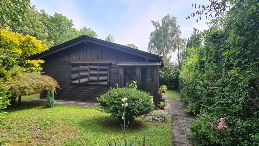 Besichtigungsmöglichkeit am Sonntag 3. August - Liebhaberobjekt: Freizeitgrundstück mit Wochenendhaus am Brandstätter See