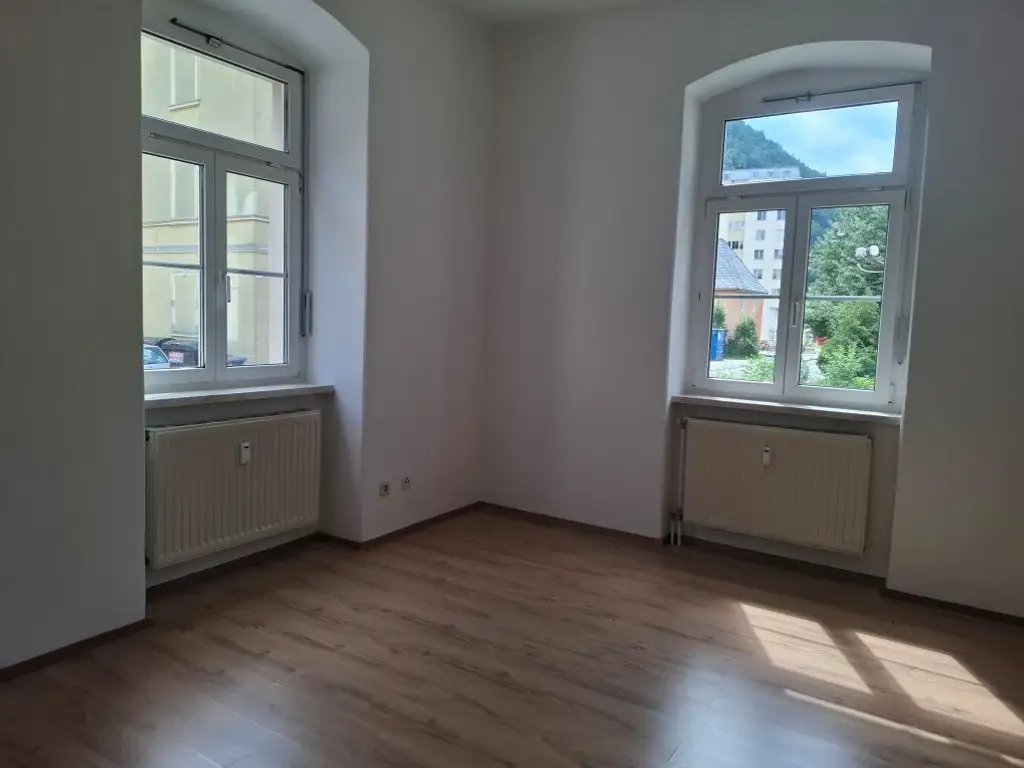 Unmöblierte 2-Zimmer-Altbauwohnung im Halbstock in Thörl nahe Kapfenberg zu mieten !