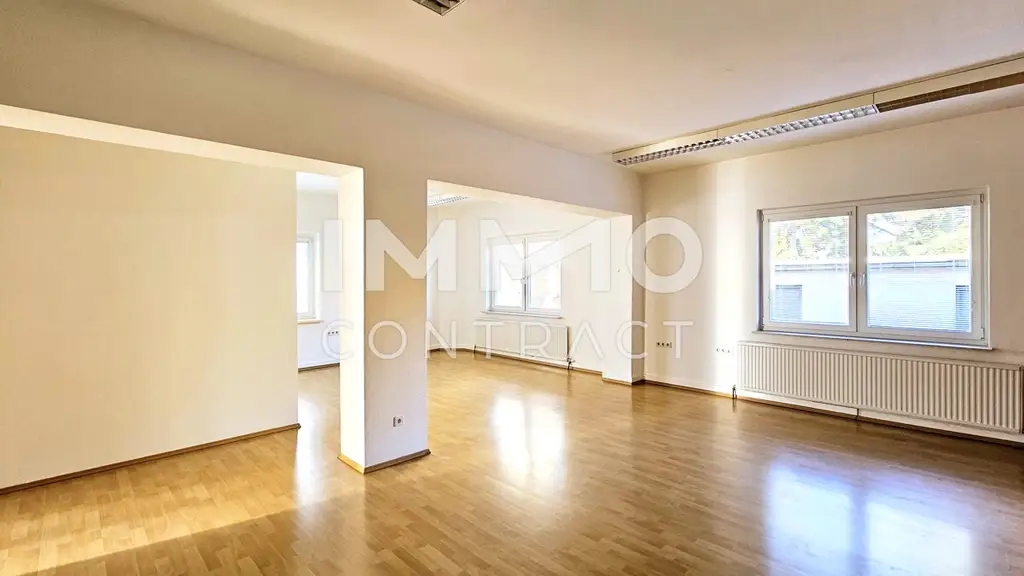 Großzügige Büroräume in attraktiver Lage in kleinem Mehrparteienhaus