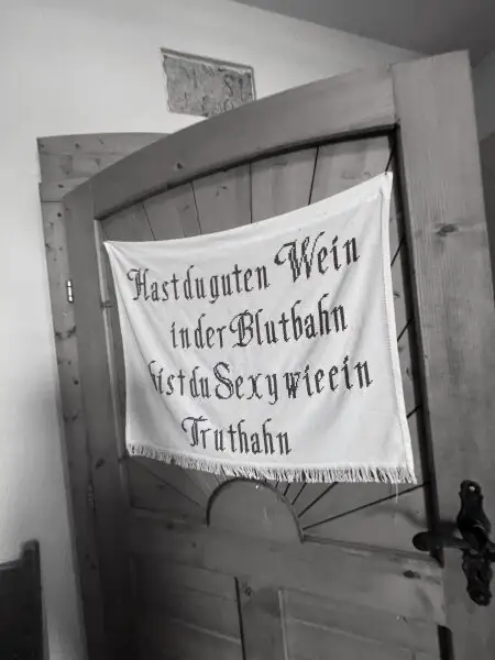 Haus mit Weinkeller - KEINE Hauptwohnsitzmöglichkeit