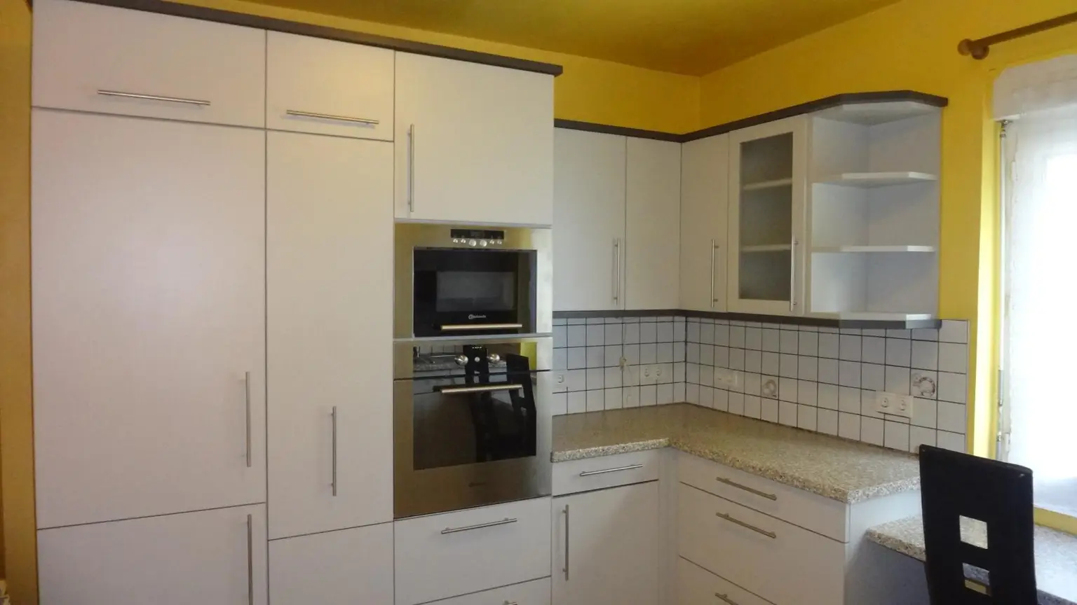 * Gelegenheit *  Einfamilienhaus mit viel Wohnfläche, Keller und Garten!