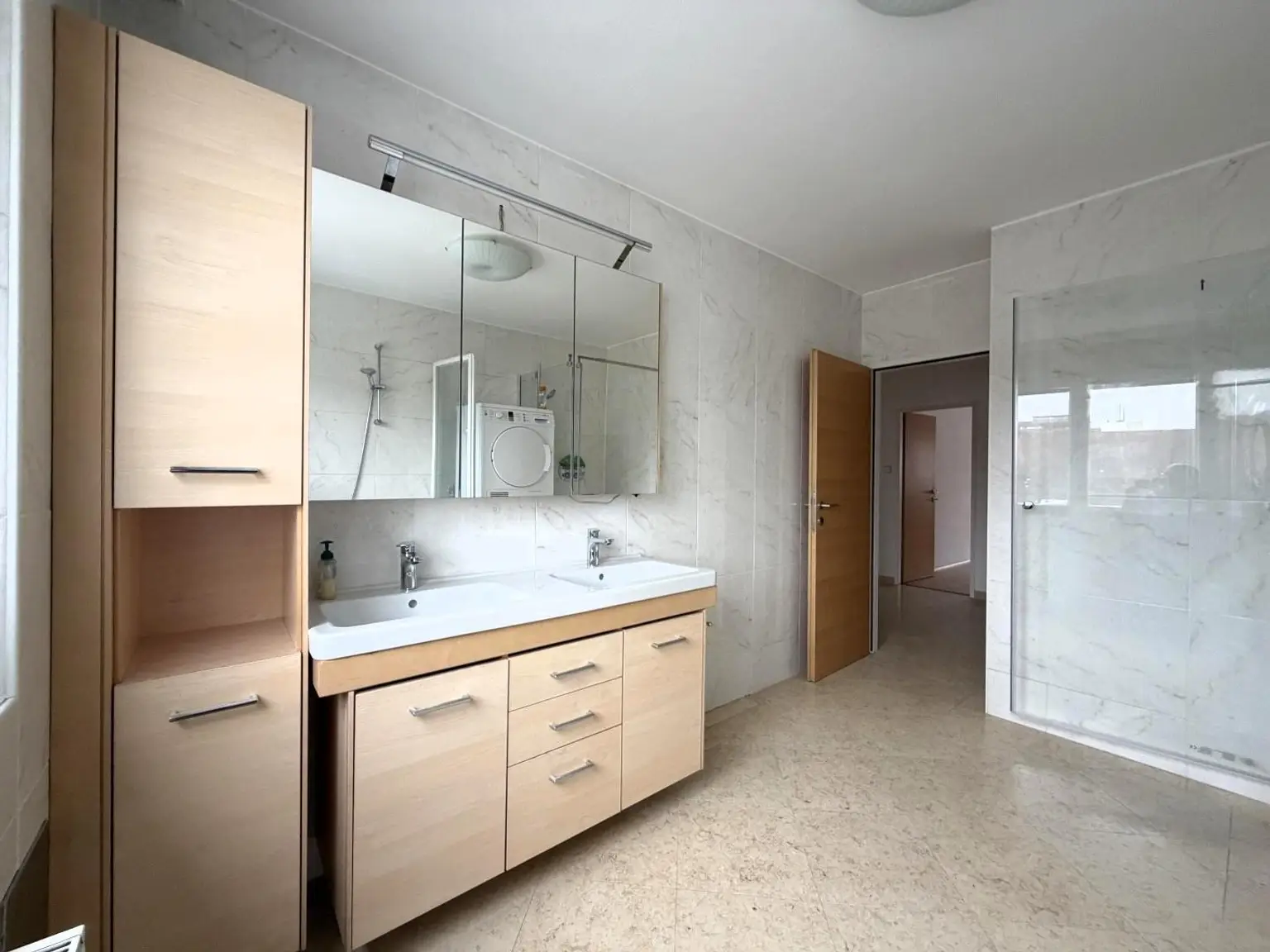 Badezimmer mit Wanne, Du, WM/WT