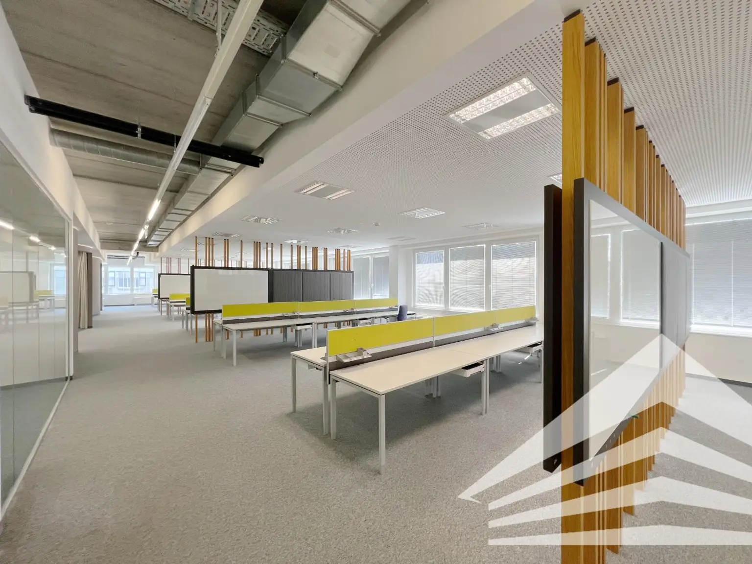 Hochwertiges Büro mit Terrasse in Zentrumsnähe! Parkplätze!
