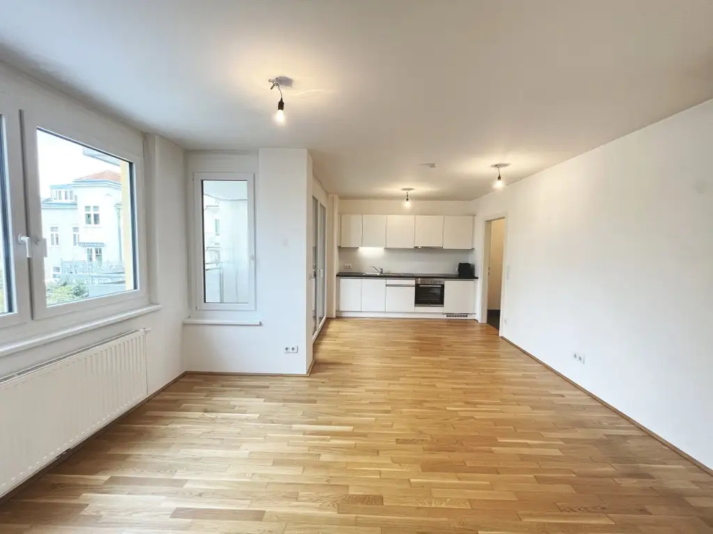 Ruhige 2-Zimmer-Wohnung mit traumhafter Freifläche - mit Blick
in den ruhigen begrünten Innenhof!