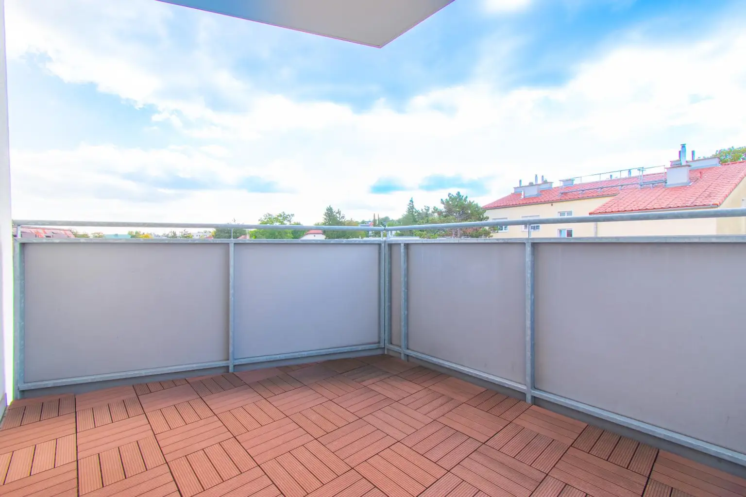 "Lichtdurchströmte Dachgeschosswohnung – inkl. Garagenstellplatz!"