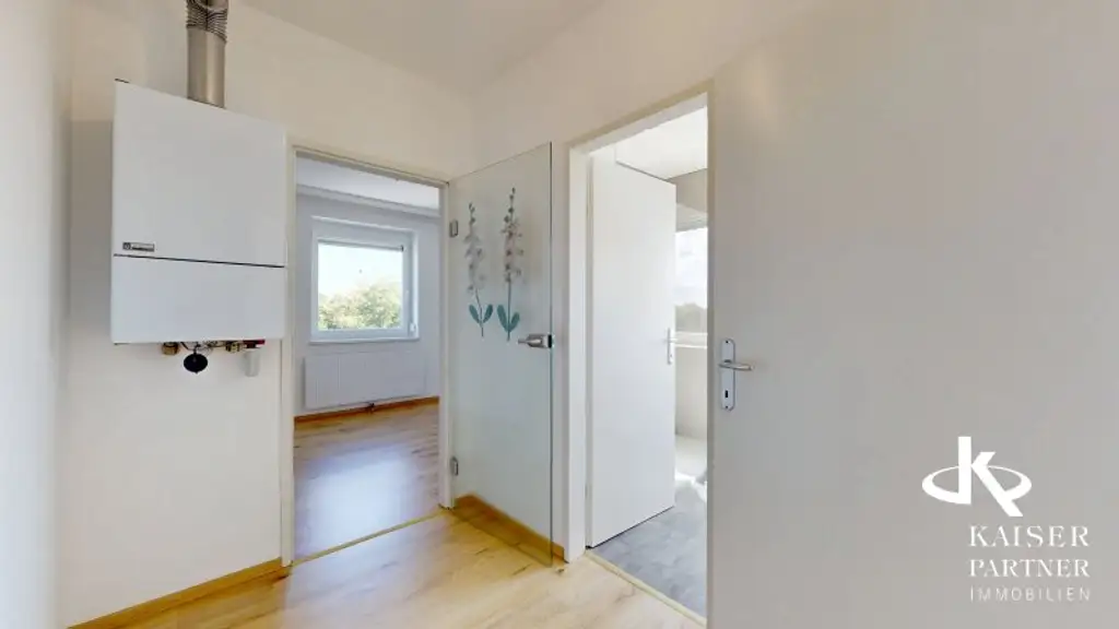 HELLE 3-ZIMMERWOHNUNG MIT LOGGIA IN GRÜNOASE!