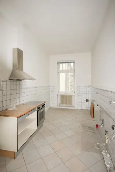 IHR SANIERUNGSPROJEKT - 3-ZIMMER-ALTBAUWOHNUNG MIT TERRASSE