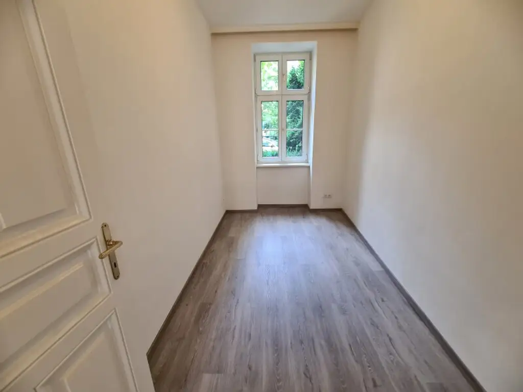 Büro / City-Shop im Zentrum zwischen Casino u. grüner Markt - top-renoviert