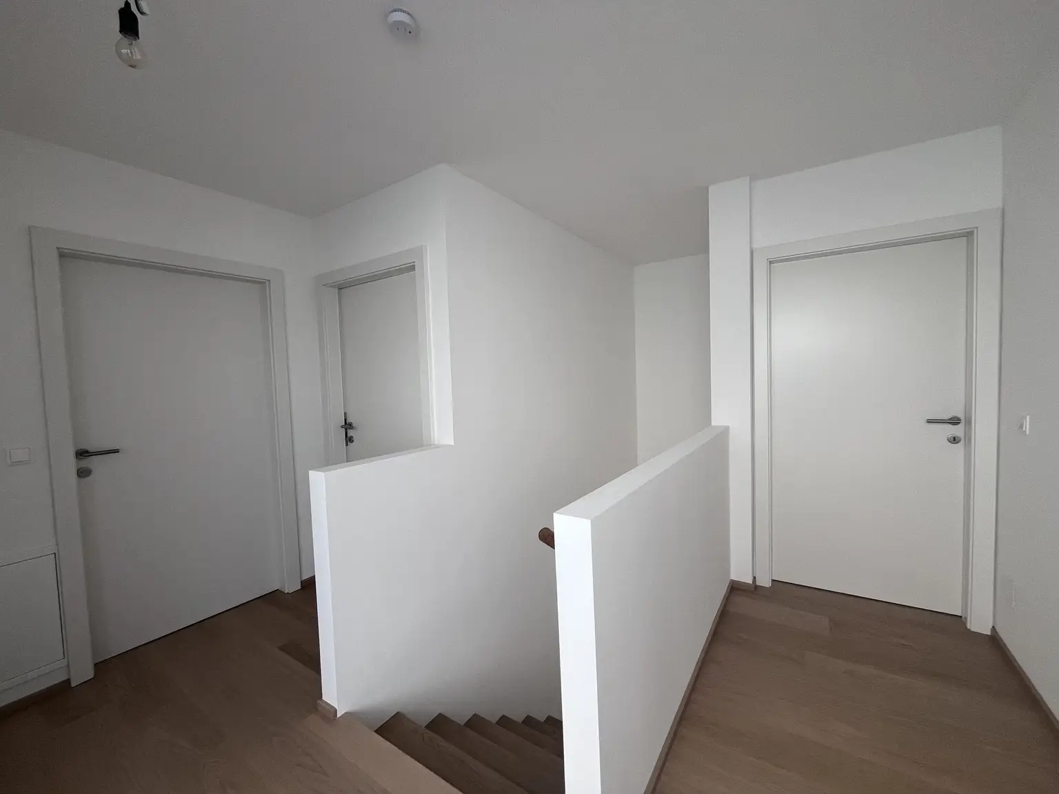 Erstbezug !!! Traumhafte Doppelhaushälfte -  mit 5 Zimmern, Garten, Wohnkeller und Stellplätzen!