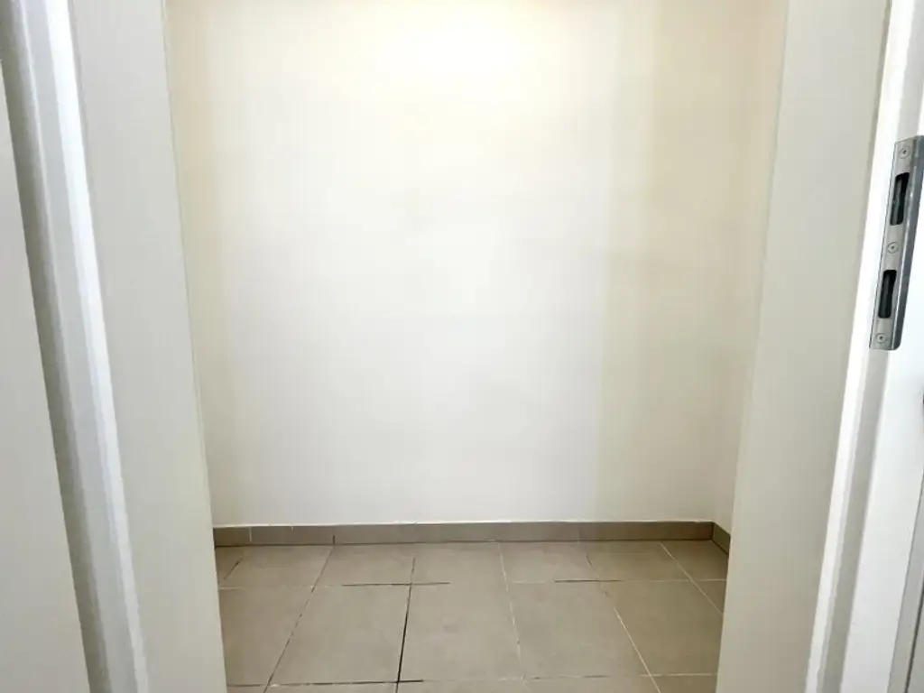 *TERRASSENTRAUM - Goldener Hirsch – Stilvolle 3-Zimmer-Wohnung mit Terrasse & Balkon in der Ziedlergasse, 23. Bezirk*