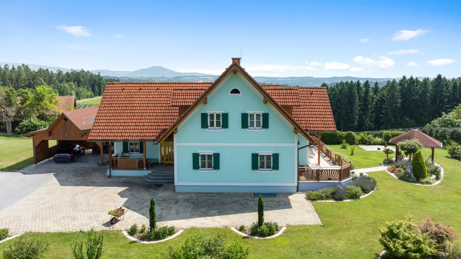 Landwirtschaft mit hochwertigem Wohnhaus I Lagerhalle I Wirtschaftsgebäude