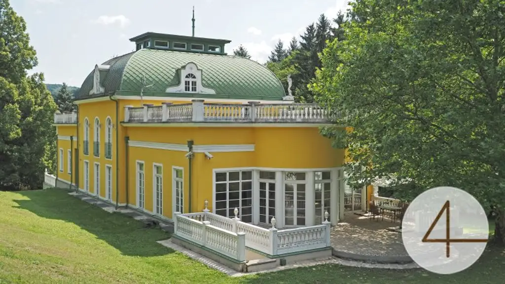 Starkes Statement 857m2 Nutzfläche – Architektenhaus mit Garage Büro Terrassen bei Krems