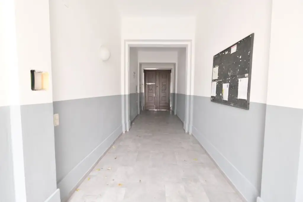 Nähe Innenstadt, Radetzkyplatz, UNBEFRISTETE Dachwohnung 3 Zimmer