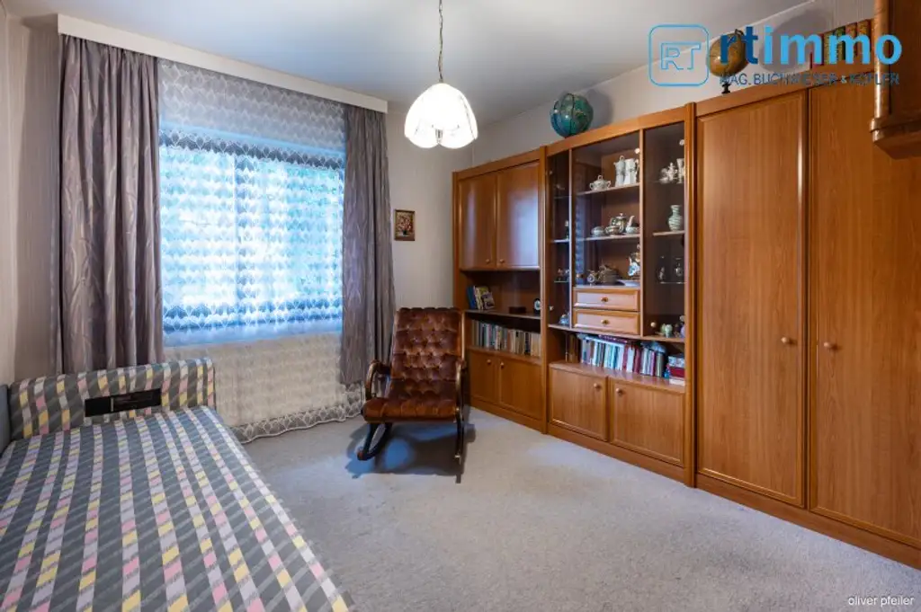 SCHÖNES FAMILIENHAUS mit Wintergarten und Garage in ruhiger Lage zu mieten!