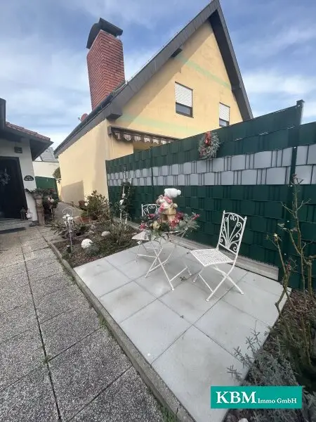 Gepflegtes Haus mit Terrasse in ruhiger Siedlungslage