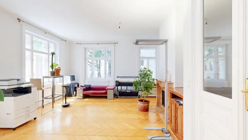 Büro/Praxis im klassischen Altbau | 85 m² mit 2 Räumen | sehr gute Infrastruktur
