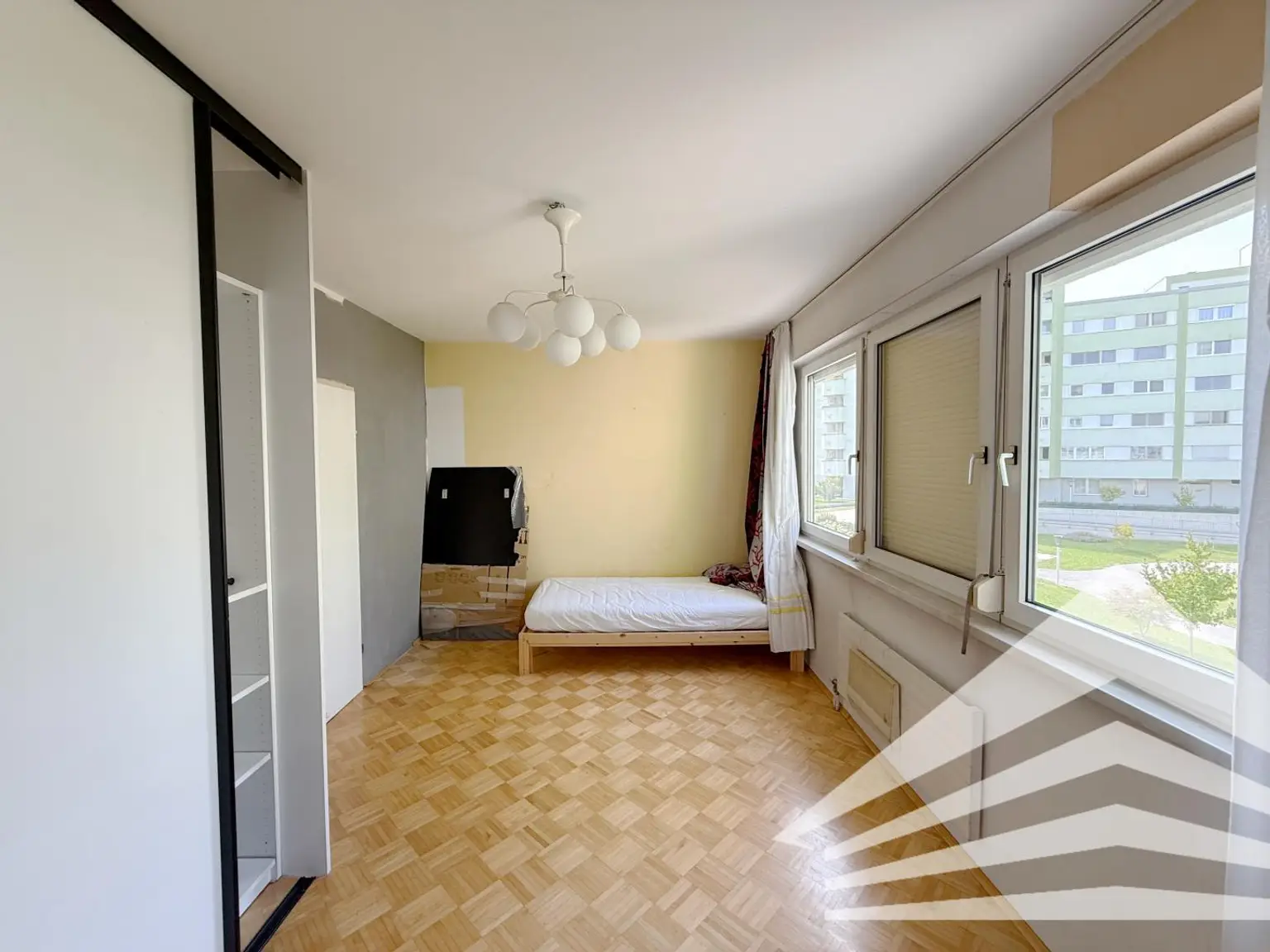 Sanierungsbedürftige 4,5 Zimmerwohnung mit 118 m² in Dornach - TG inklusive!