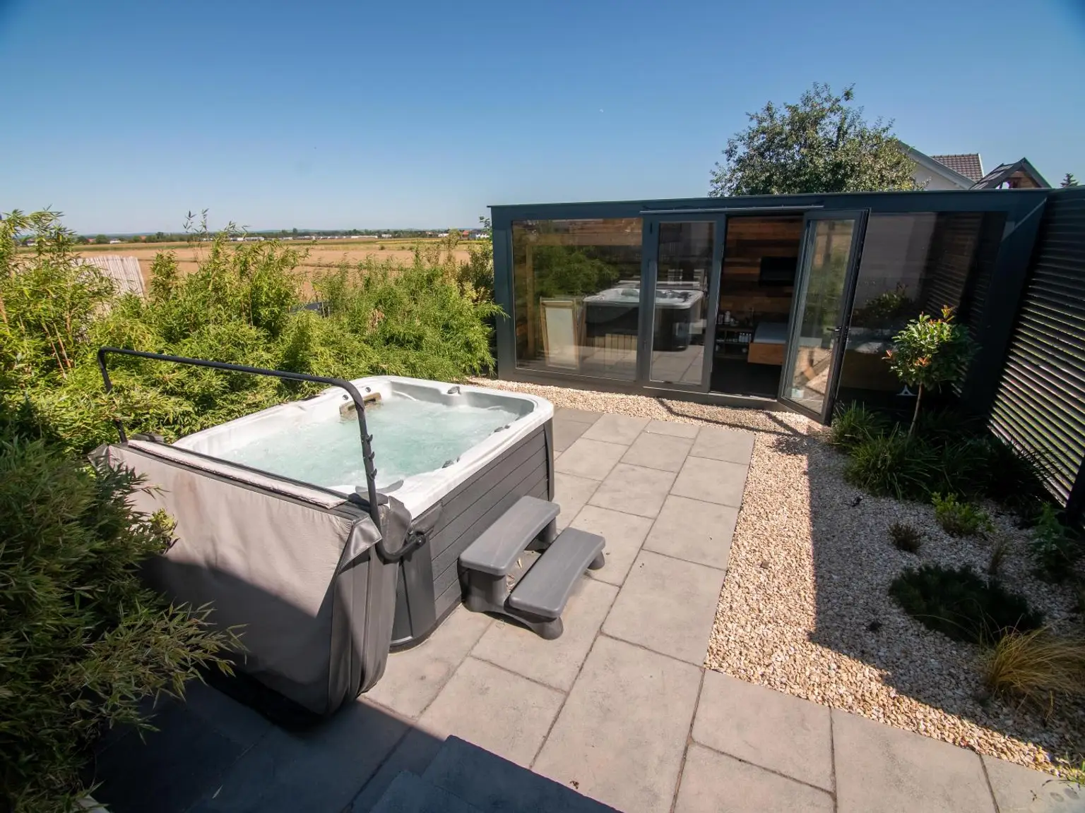 Exklusives Einfamilienhaus mit Ausblick und Wellnessbereich