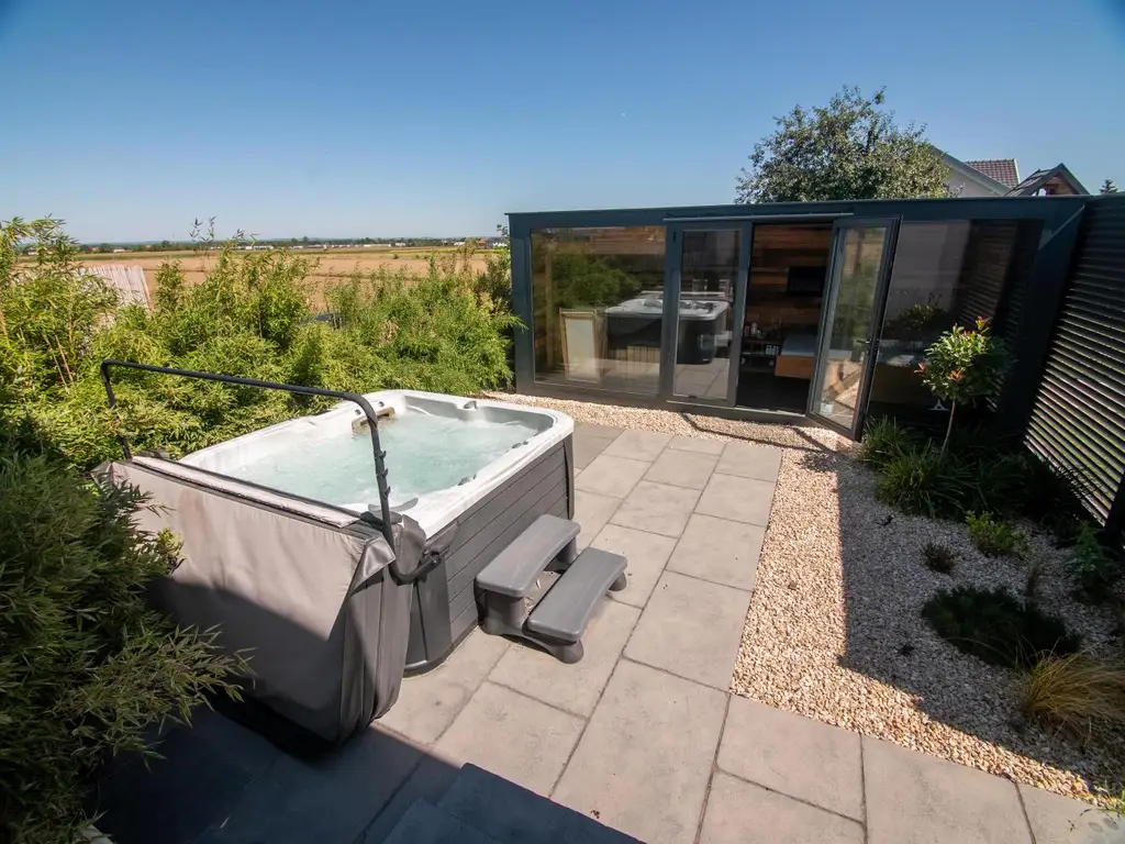 Exklusives Einfamilienhaus mit Ausblick und Wellnessbereich