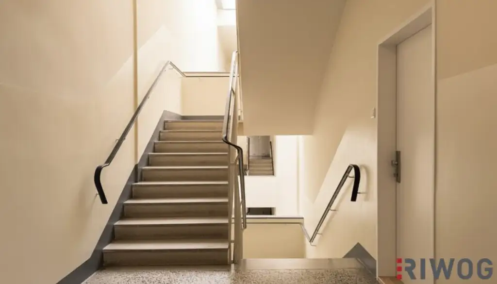 ERSTBEZUG nach Sanierung I Großzügige 2 Zimmer Wohnung mit Ausblick ins Grüne I inkl. Tischlerküche mit Siemens Geräten I Alte Donau Nähe