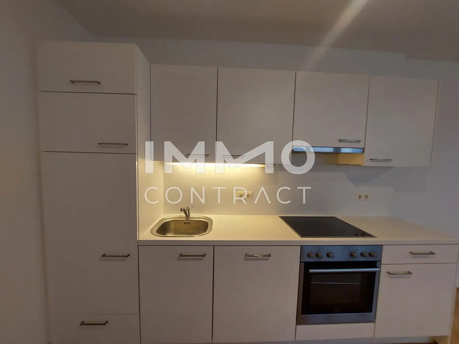 Unbefristet. Moderne, attraktive Wohnung mit großer Loggia  in der Laxenburgerstraße