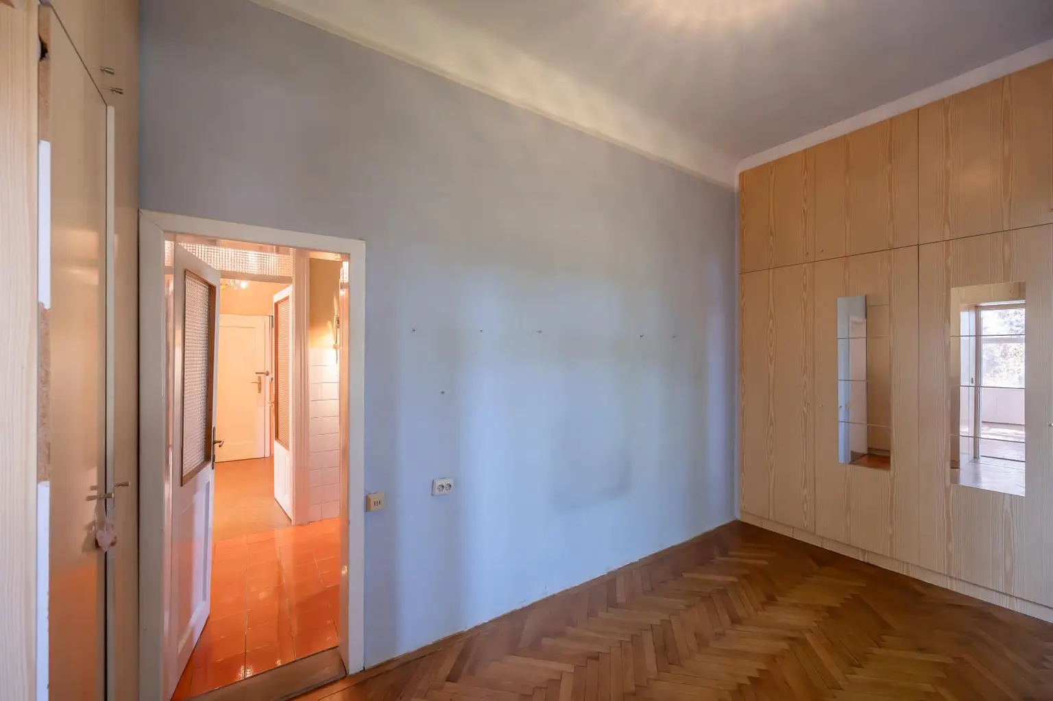 WOHNUNG IN ALTBAU-VILLA | EIGENGARTEN | SANIERUNGSBEDÜRFTIGES JUWEL