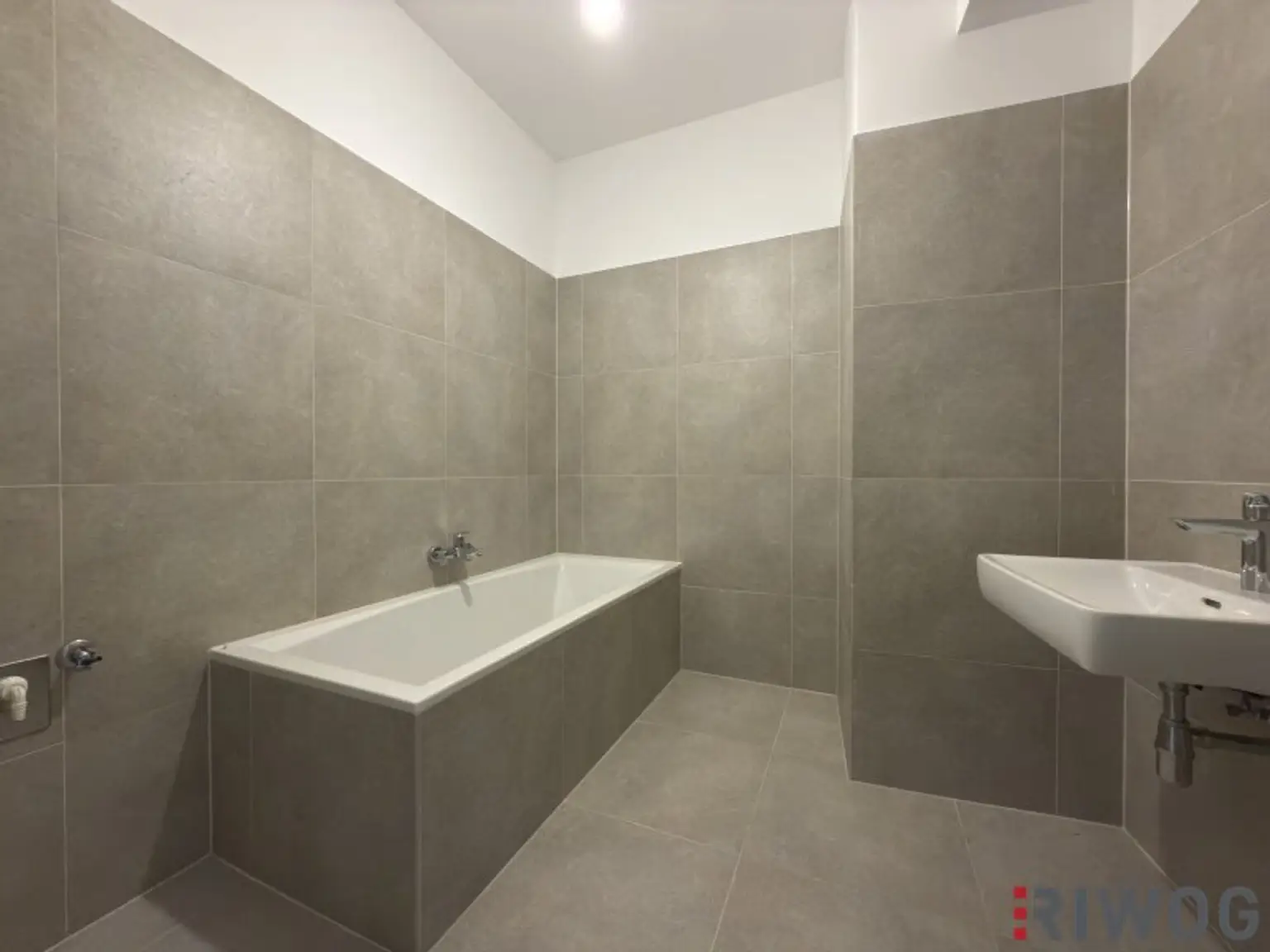 HERBSTAKTION - NEUE PREISE | 2-Zimmer Altbauwohnung mit geräumiger Wohnküche | Fernwärme