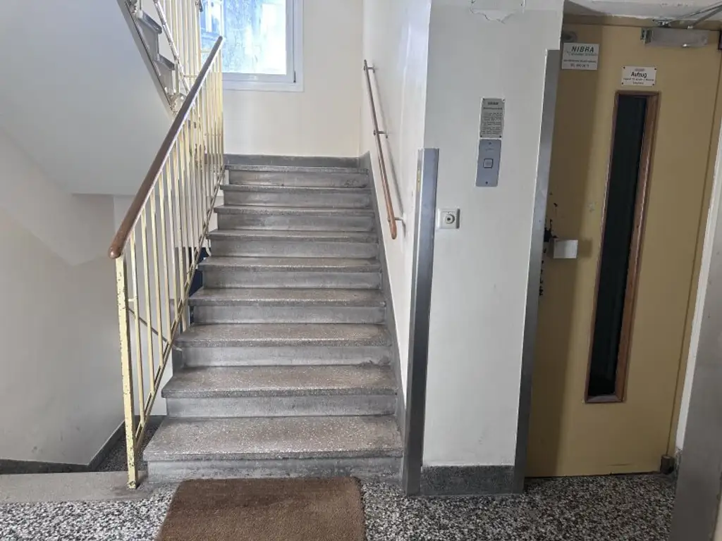 Traumhafte Familienwohnung mit Sanierungspotenzial in TOPLAGE