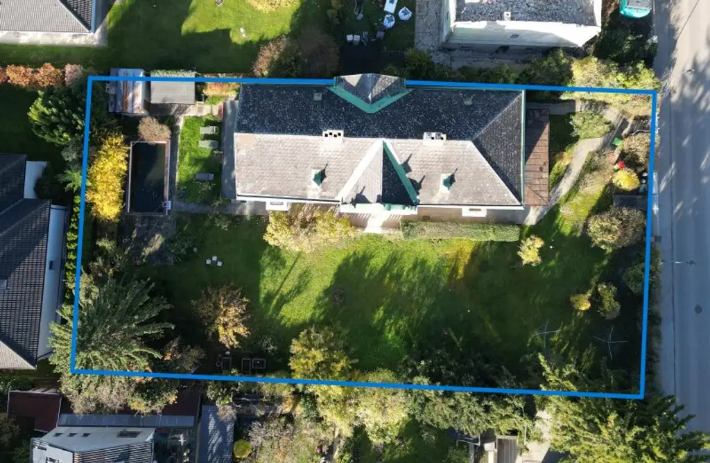 Zentral gelegenes Mehrfamilienhaus auf parkähnlichem 1.606 m²  Grundstück