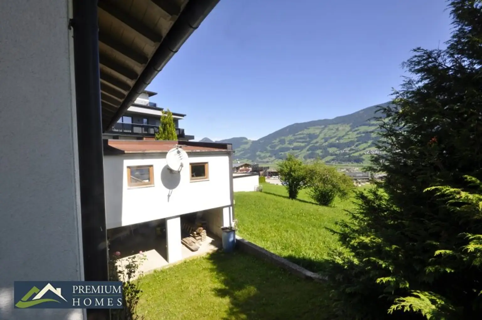 FÜGENBERG - Es erwartet Sie eine Doppelhaushälfte in Aussichtslage - 5 Zimmer, Garten & 2 Balkone!