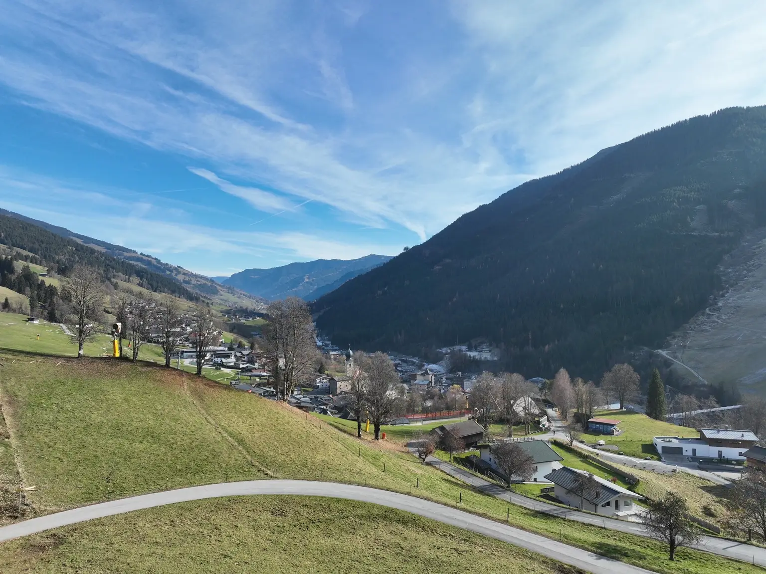 Landhaus am Bernkogellift in Saalbach mit touristischer Nutzung, Ski in - Ski out!