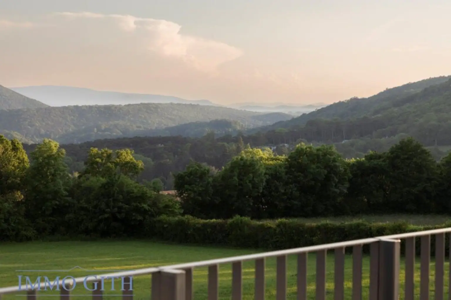 PROVISIONSFREI: LUXUS-VILLA IN GIESSHÜBL MIT EINZIGARTIGEM FERNBLICK ZU MIETEN!