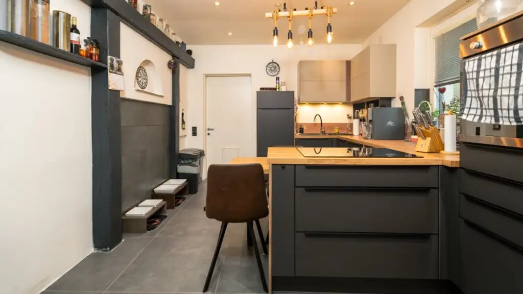 Paradies-Liebhaber aufgepasst! Detailreiches Ein oder Mehrfamilienhaus!