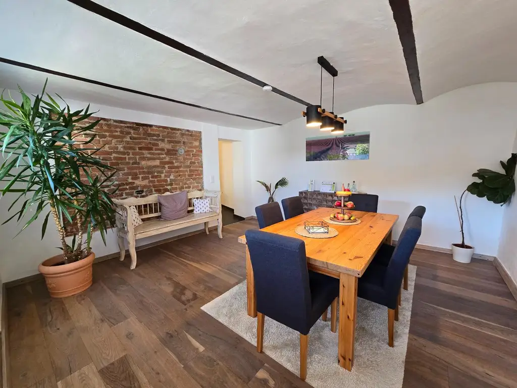 Einfamilien-/Ferienhaus verbindet historischen Charme mit modernem Wohnkomfort mit Burgblick - auch Hauptwohnsitz möglich!