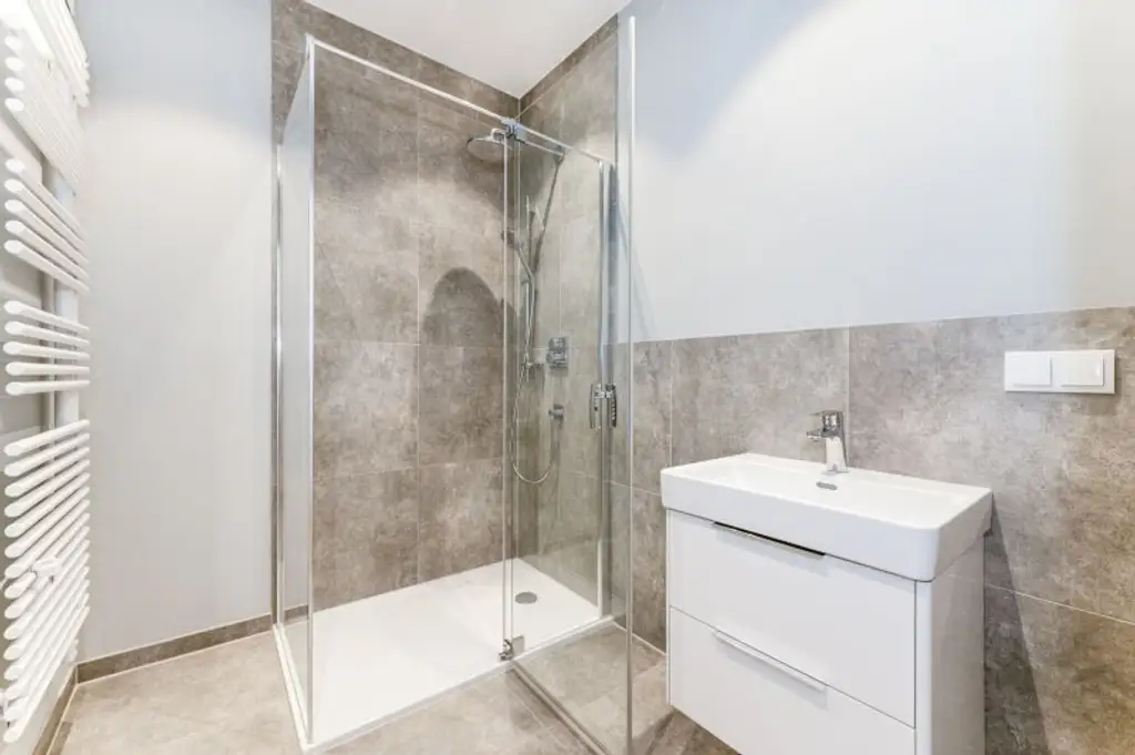 Ab Oktober! Erstbezug! Klimatisierte 2-Zimmer-Balkonwohnung inkl. Stellplatz zu vermieten!
