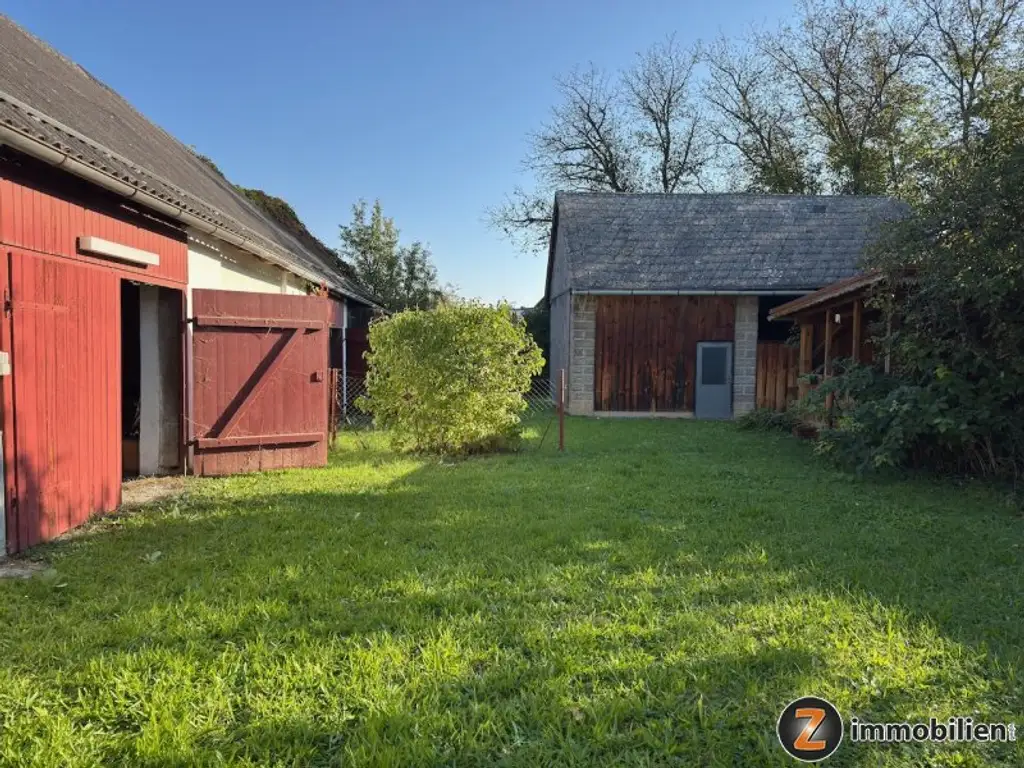 Sanierungsbedürftiges Haus mit Nebengebäuden