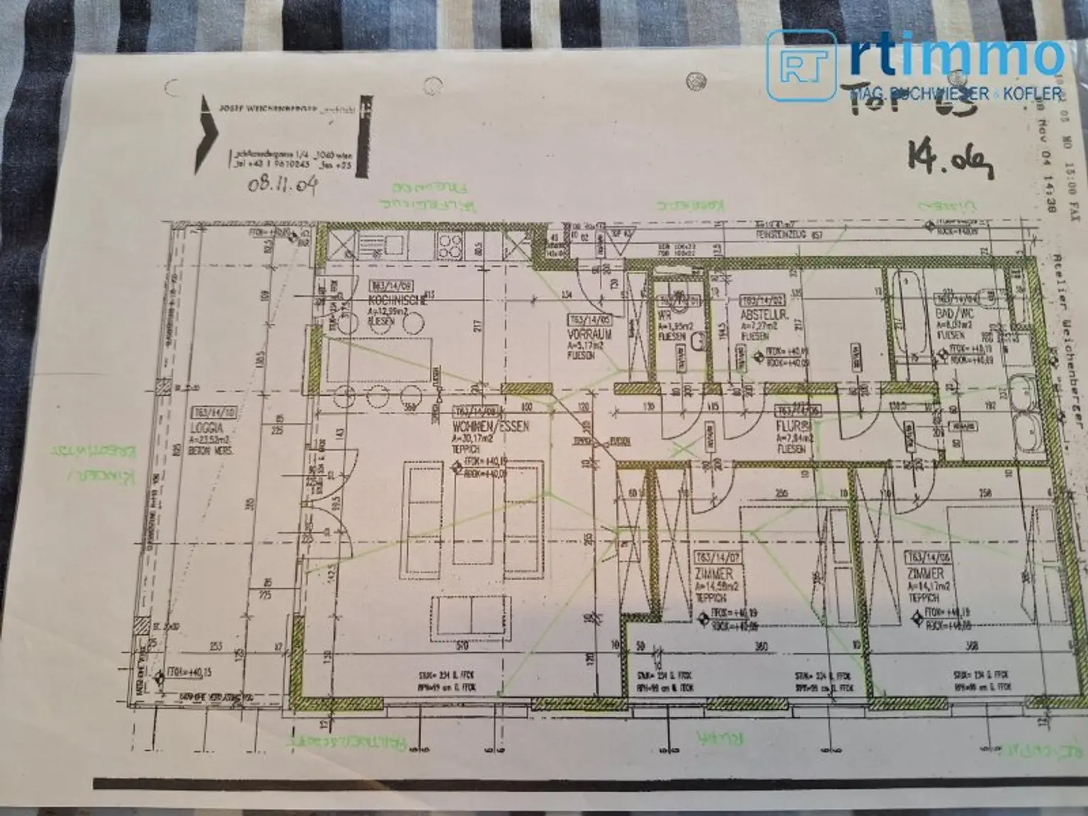 Himmelblau überall, 104m² mit über 23m² Freifläche auf 3,5 Zimmern. Atemberaubender Ausblick soweit das Auge reicht!
