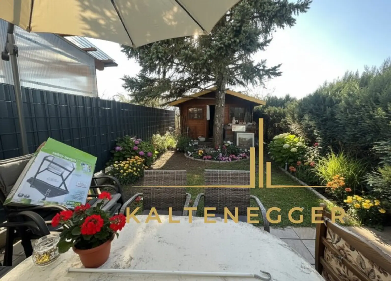 Renovierungsbedürftiges Reihenhaus in Top-Lage