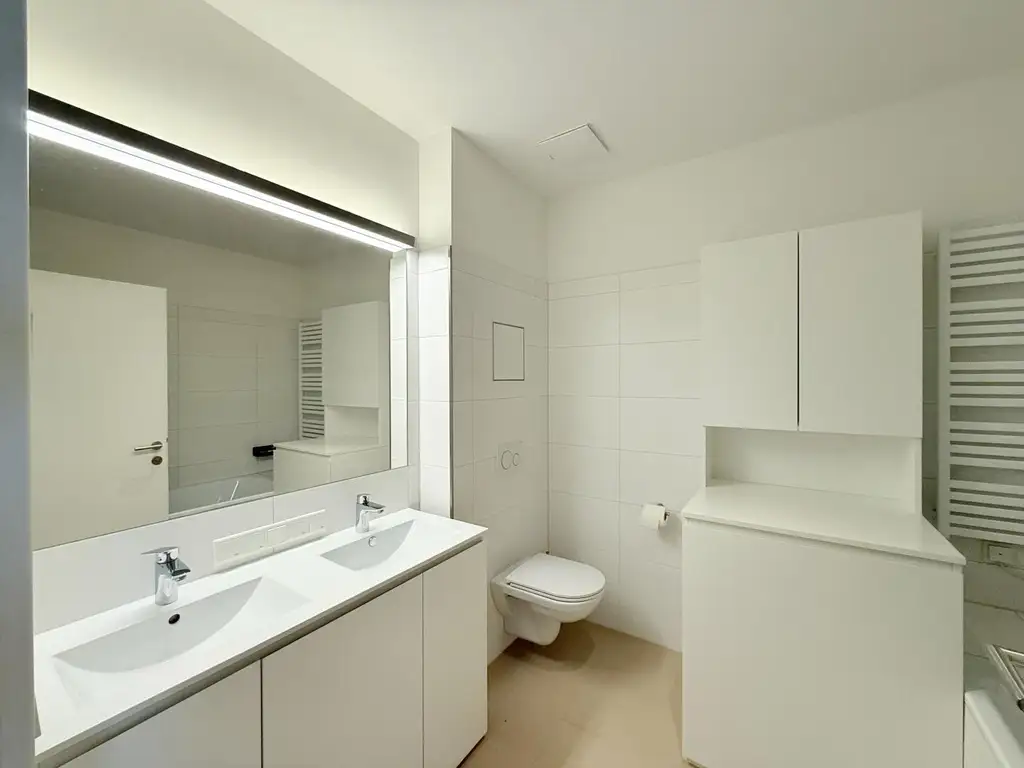 4-Zimmer Neubauhit mit Garage und Garten