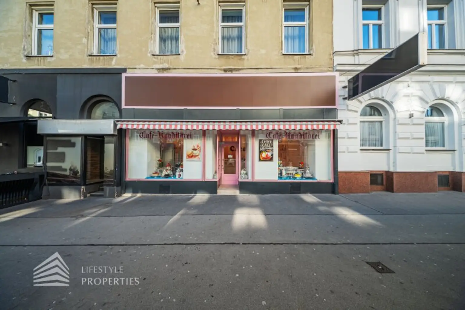 Voll ausgestattetes Café-Konditorei-Lokal – französischer Charme & betriebsbereit in lebendiger Lage