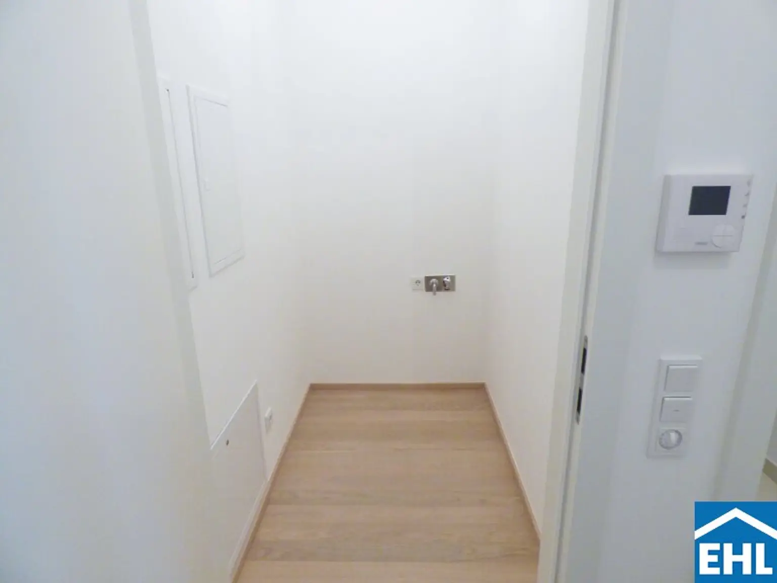 1,5-Zimmerwohnung mit Balkon bei der U1!