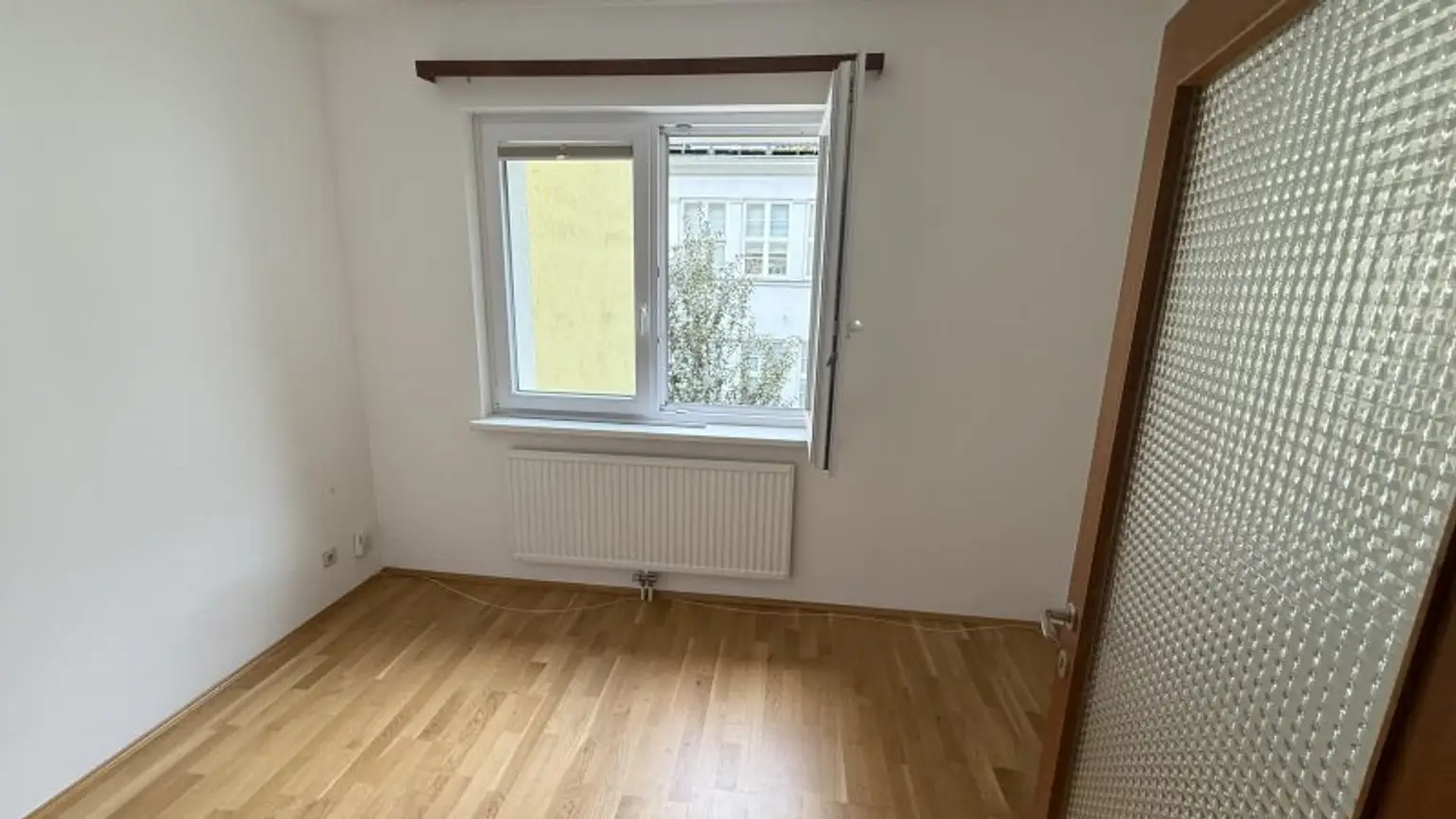 Familiewohnung in Ruhelage: 5-Zimmer mit separater Küche und Garagenstellplatz inklusive nahe Setagayapark