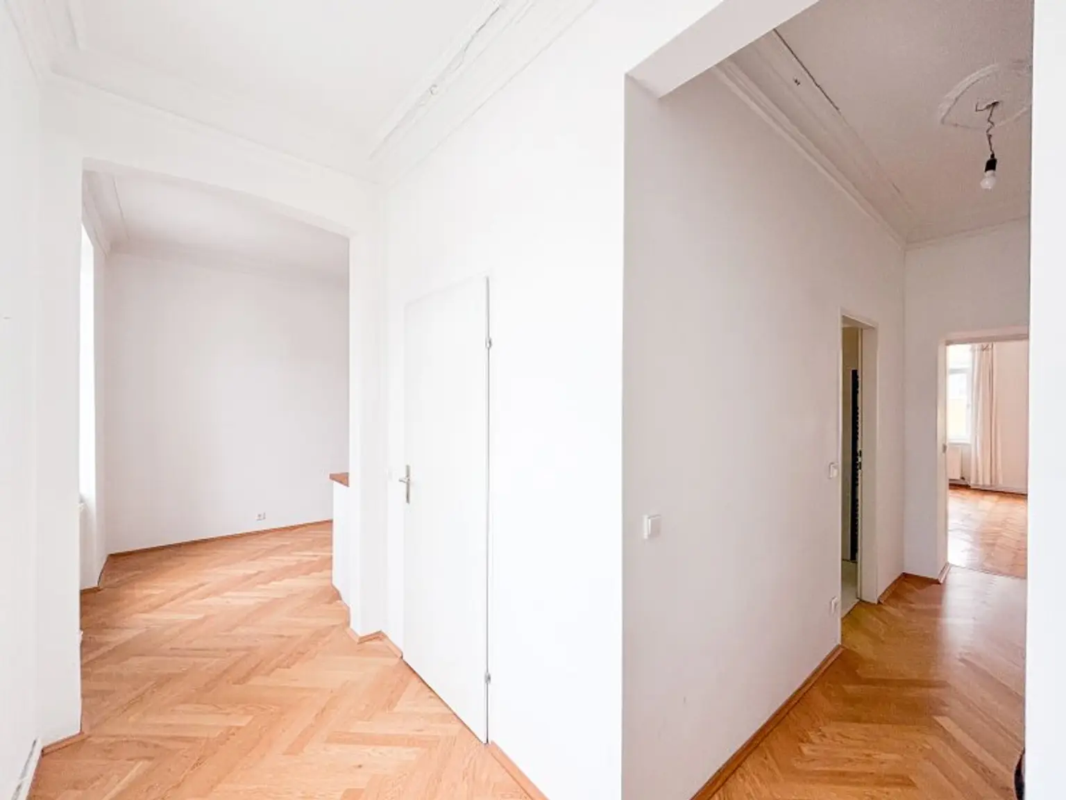 Charmante Altbauwohnung in Meidling – 3. Stock ohne Lift, geplante Aufwertung des Hauses