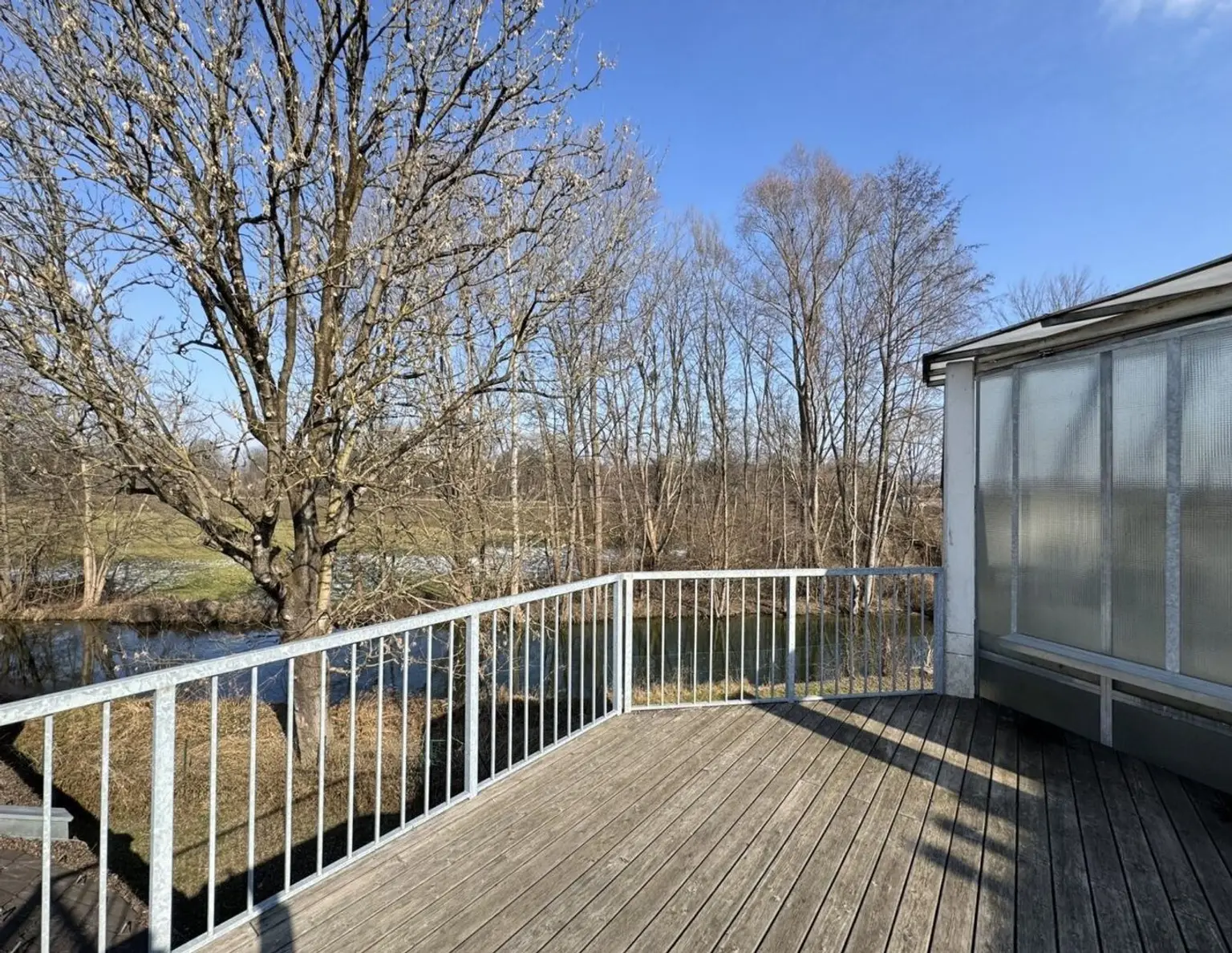 PROVISIONSFREI - Dachgeschosswohnung mit Weitblick