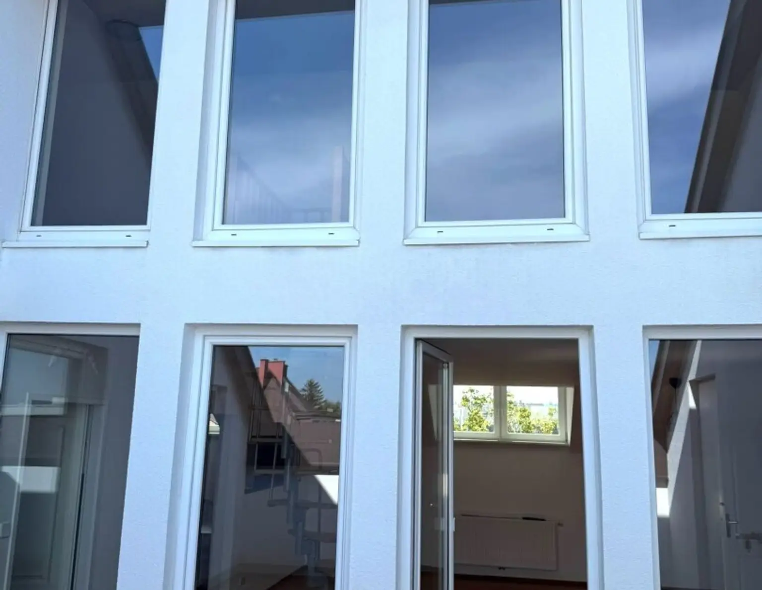 TOP INVESTMENT - wohnen im Penthaus und den Rest vermieten - SANIERTES ZINSHAUS mit 4 WOHNEINHEITEN in ZENTRUMSLAGE incls. Personenaufzug