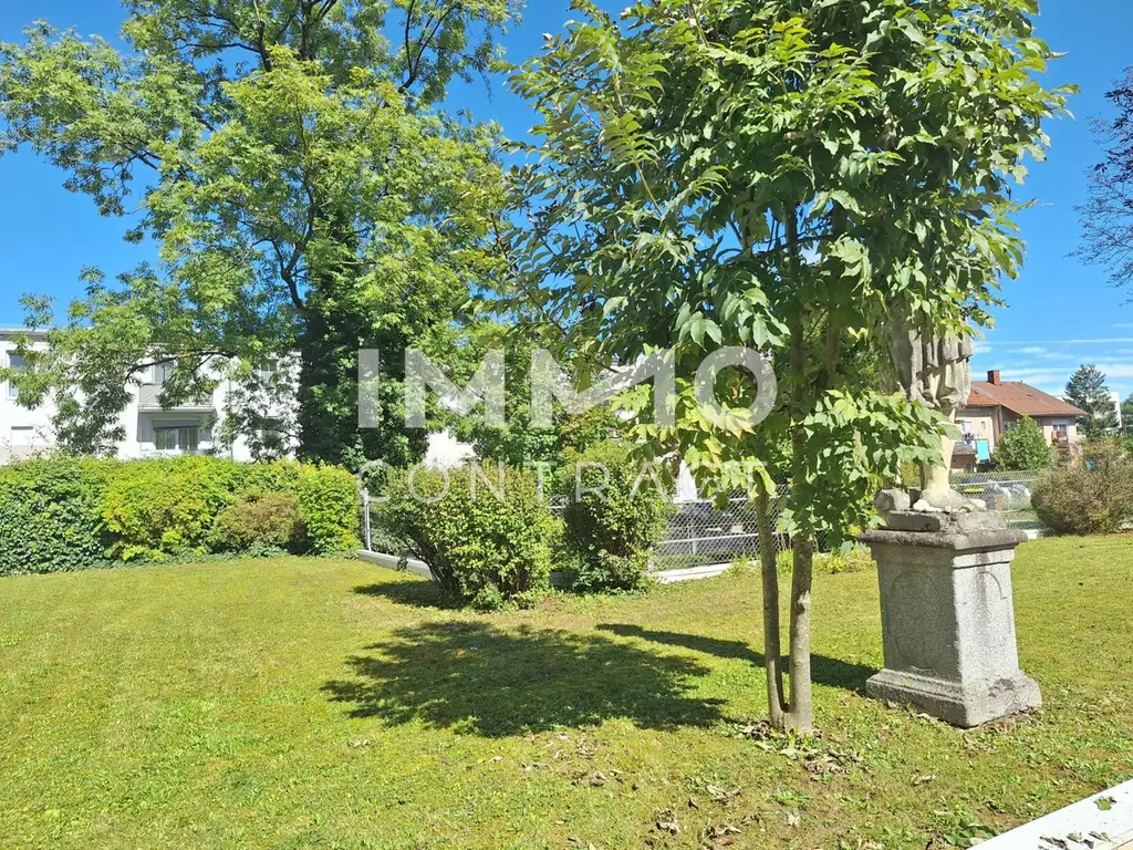 Schlossherr:in gesucht - elegante Schlosswohnung mit Turmzimmer zu verkaufen!