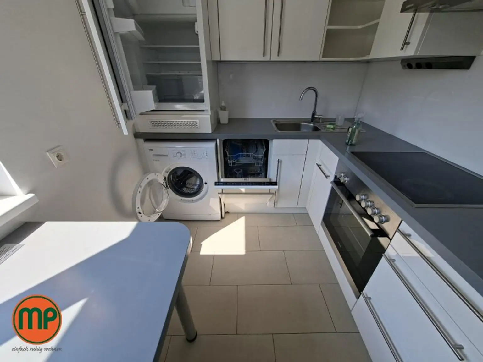 Helle 3 Zimmerwohnung mit Loggia im Herzen von Döbling
