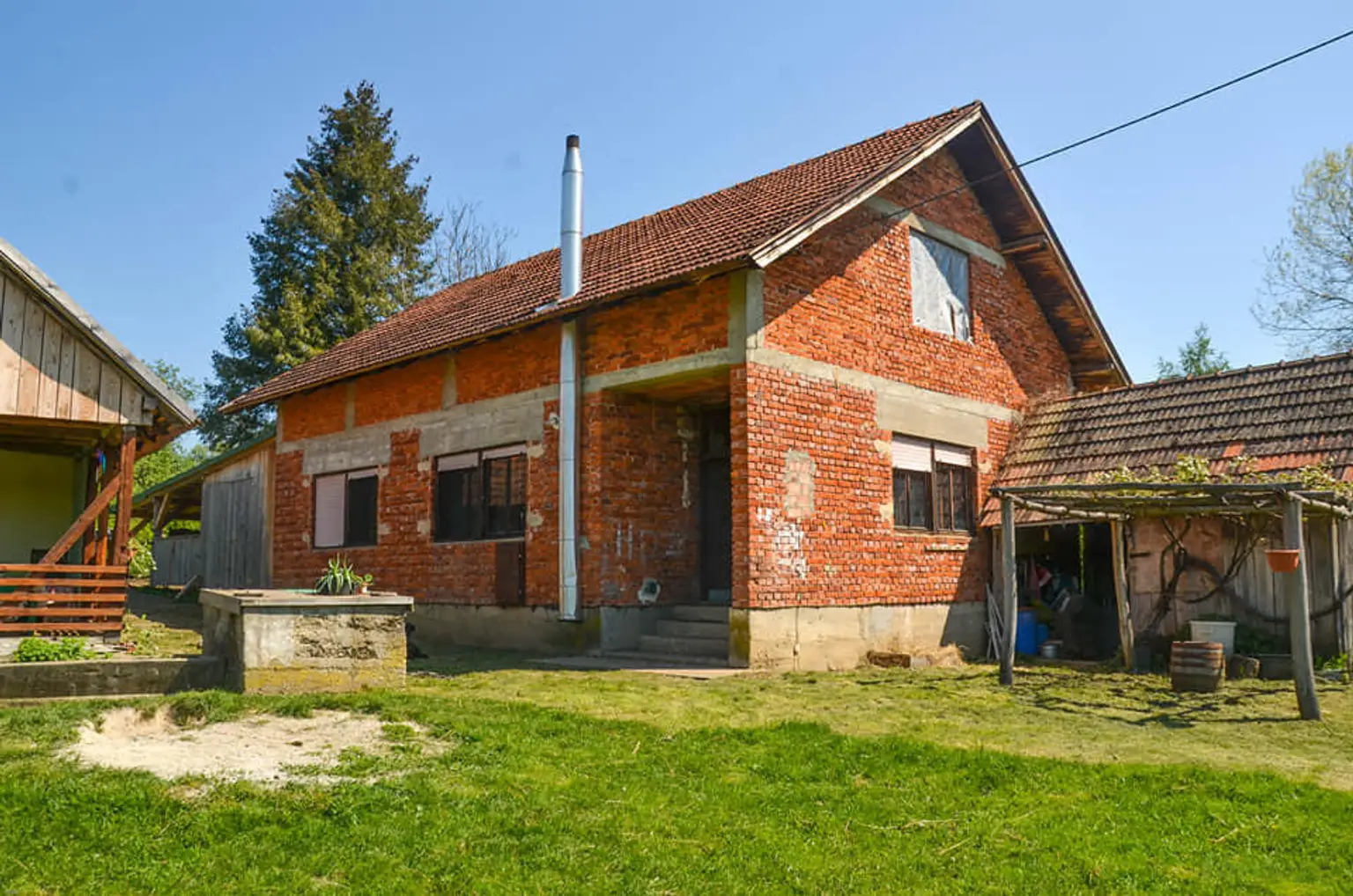 Zentral-Kroatien: Idyllischer Reiterhof im Öko-Dorf Blatusa in Aussichtslage