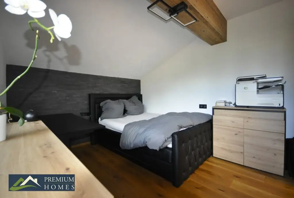 BREITENBACH am Inn - Großzügiges Einfamilienwohnhaus mit Terrasse, Balkon, Keller, Garage, zwei Carports, Garten, Gartenhaus, Geräte- und Holzschuppen